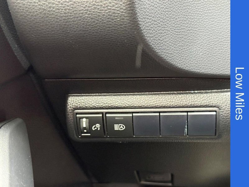 Used 2021 Toyota Corolla LE FWD image 29