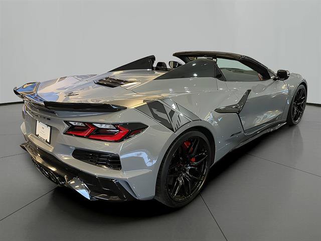Used 2024 Chevrolet Corvette Z06 RWD image 7