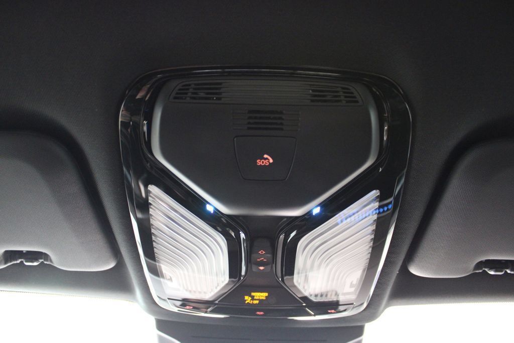 Used 2025 BMW X5 xDrive50e AWD/4WD image 35