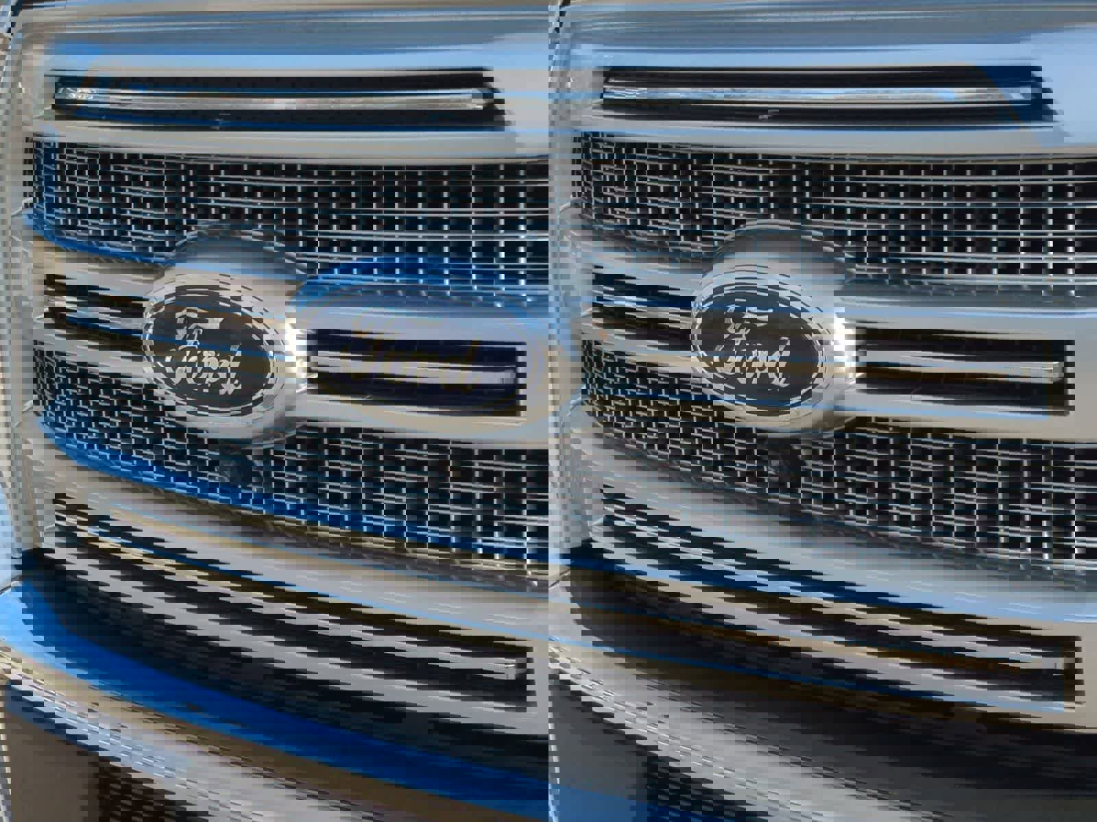 Used 2015 Ford F150 Platinum w/ Equipment Group 701A Luxury image 12