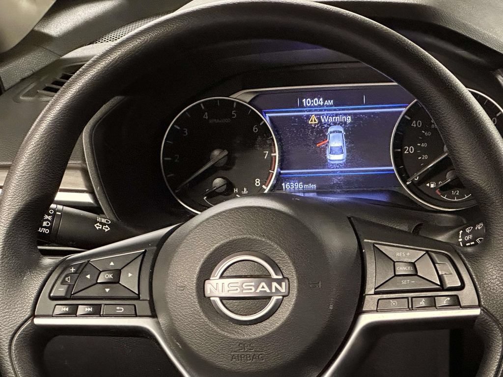 Used 2025 Nissan Altima 2.5 SV FWD image 17