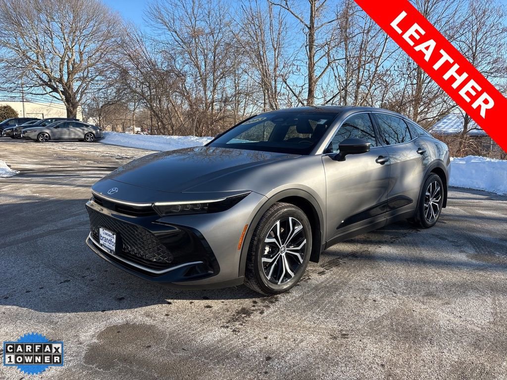 Used 2023 Toyota Crown Limited image 3