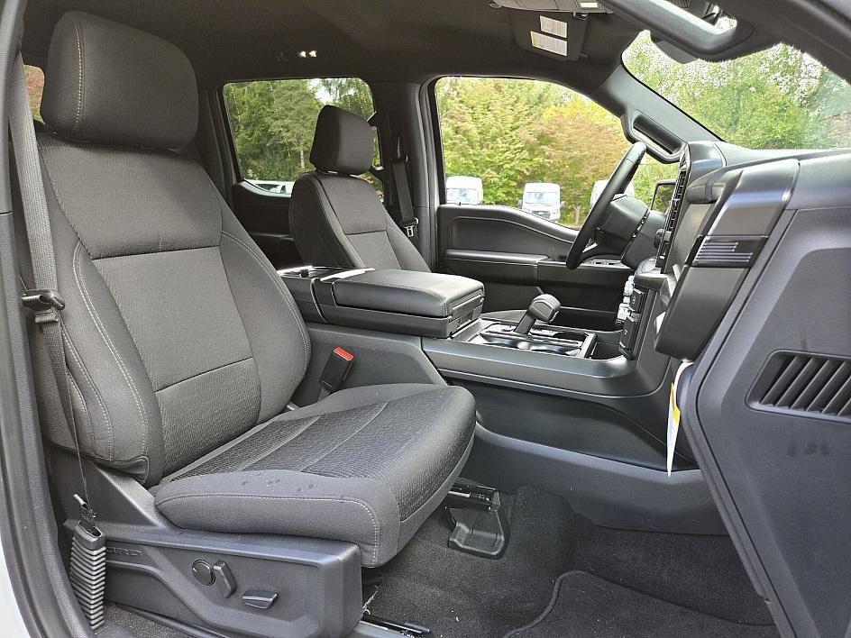 New 2024 Ford F150 XLT w/ Equipment Group 302A MID image 17