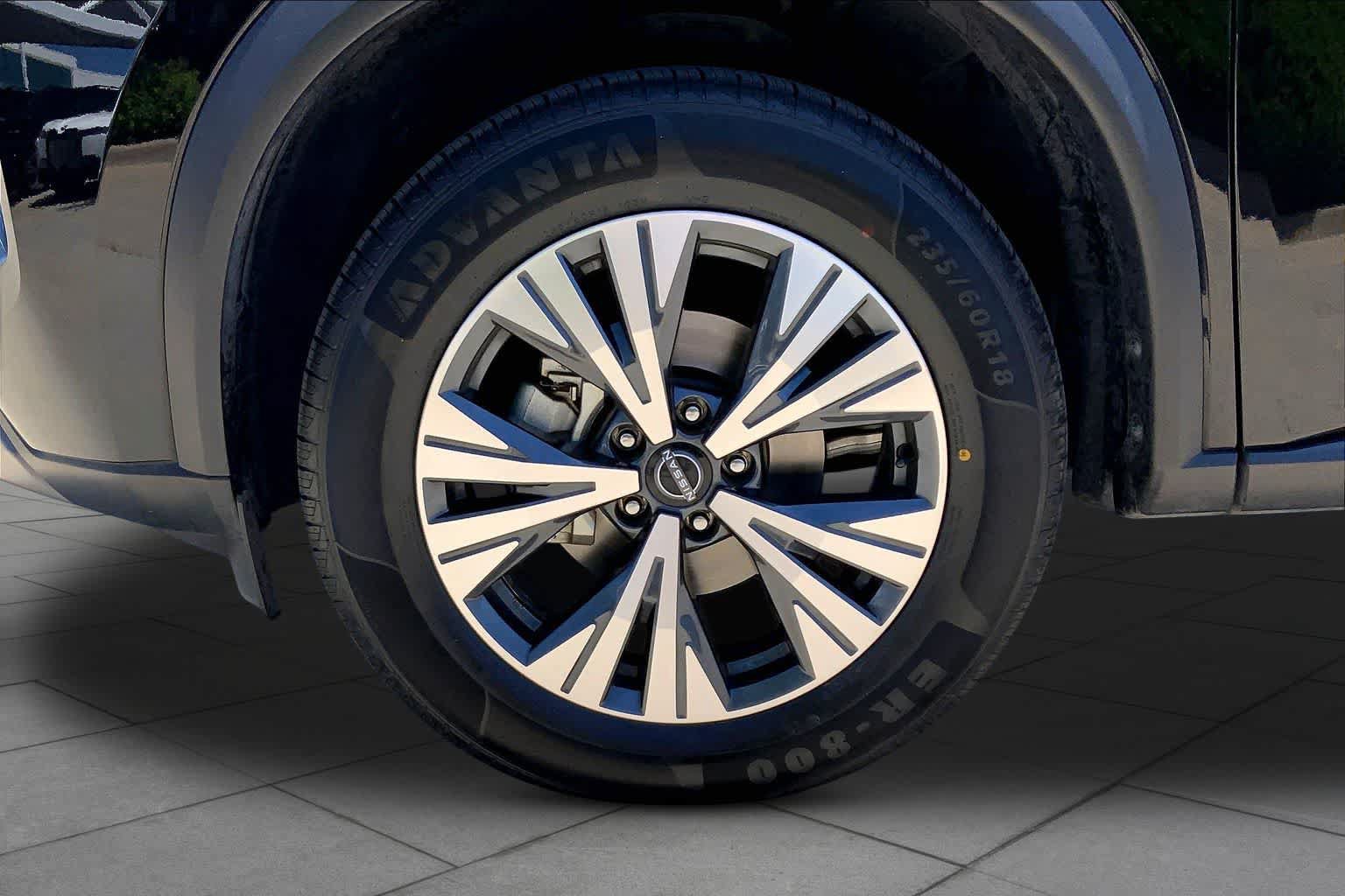 Used 2023 Nissan Rogue SV AWD/4WD image 10