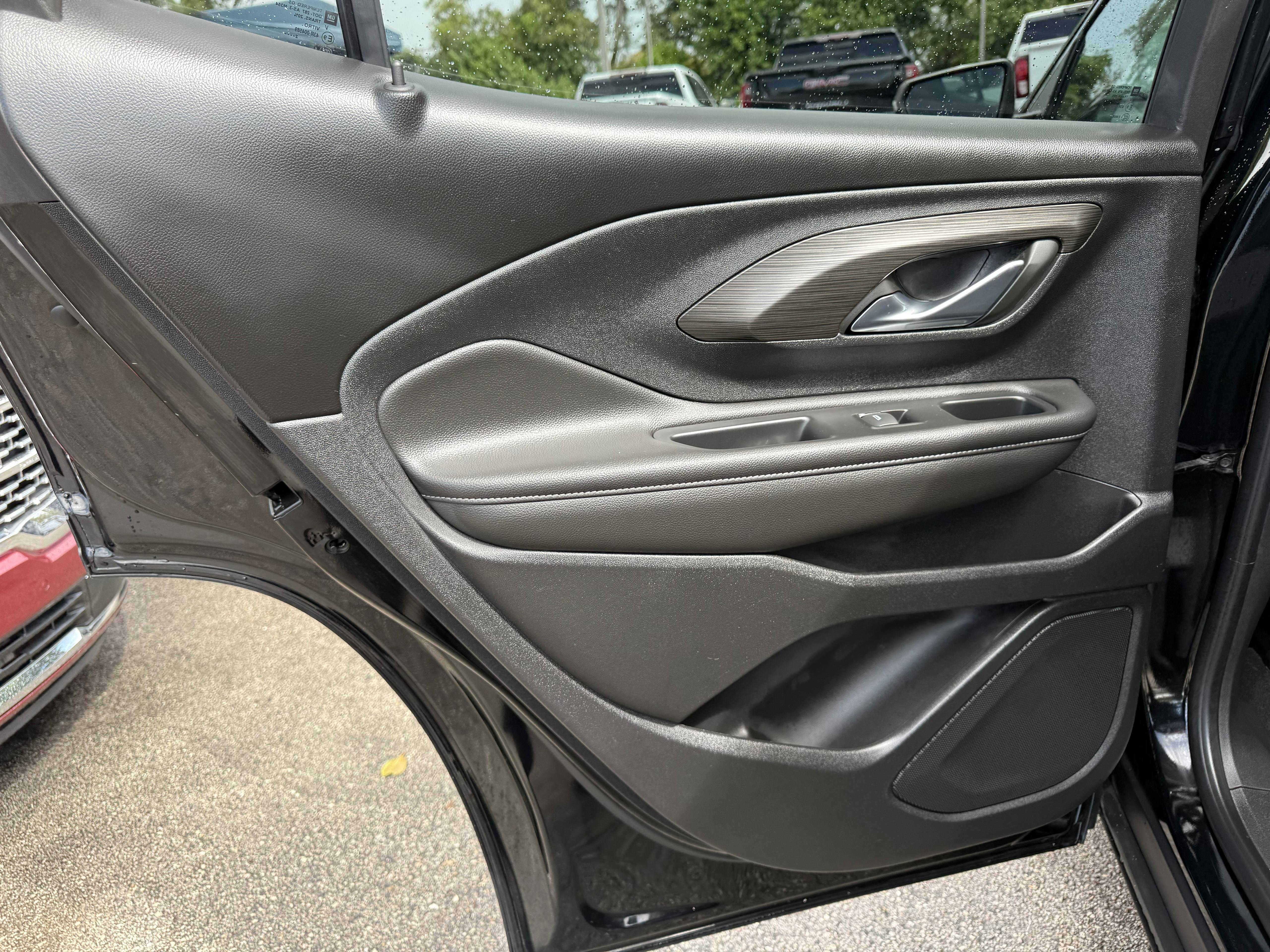 Used 2023 GMC Terrain SLE image 24