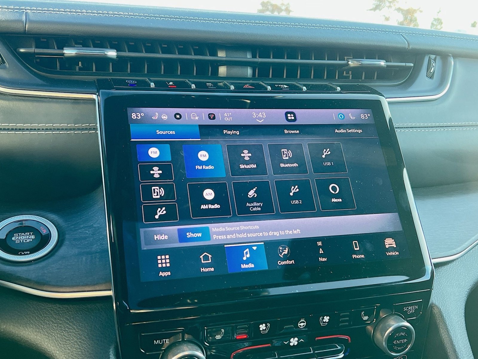 Used 2022 Jeep Grand Cherokee Overland w/ Advanced Protech Group III image 18