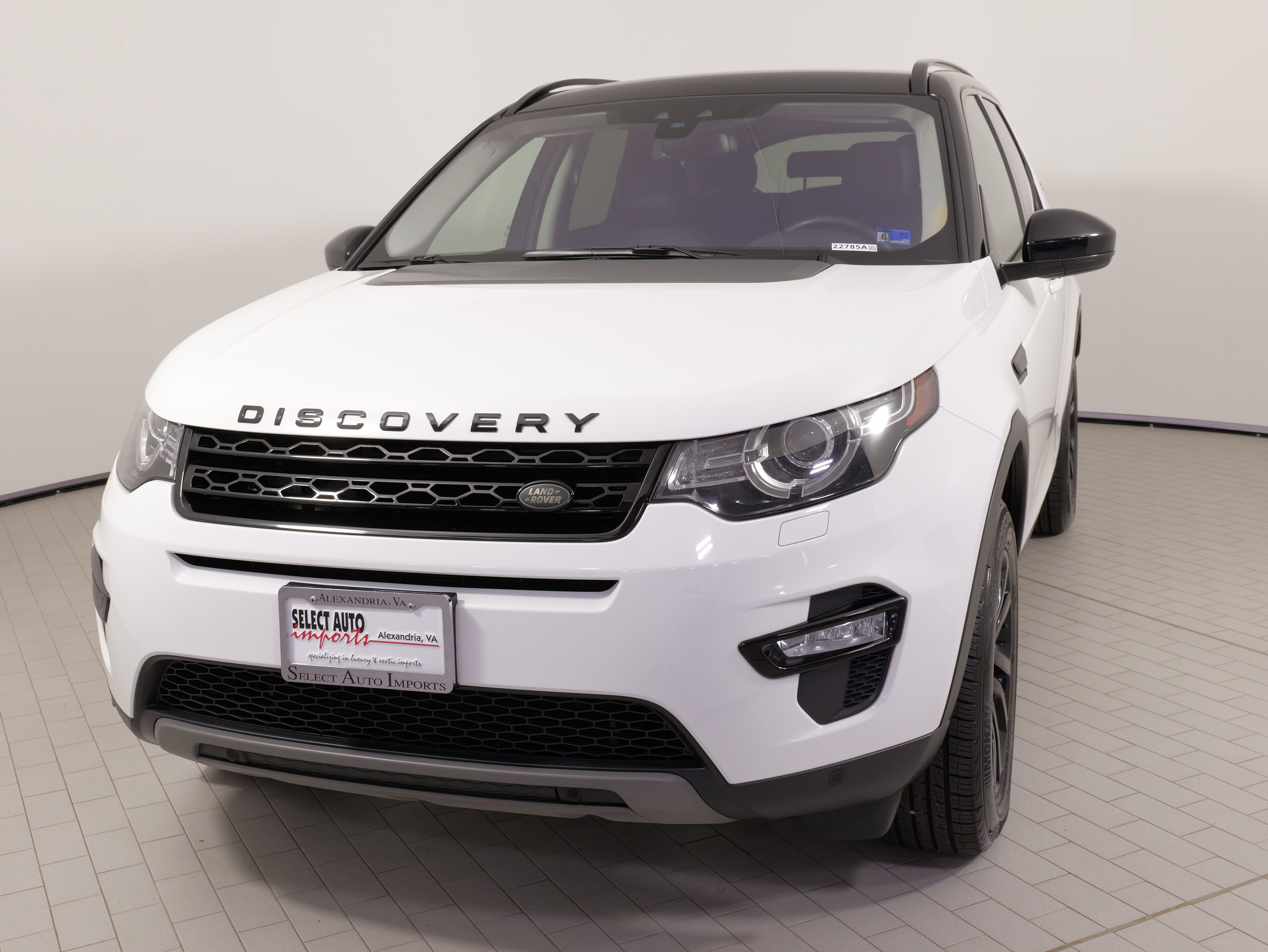 Used 2018 Land Rover Discovery Sport HSE AWD/4WD image 4