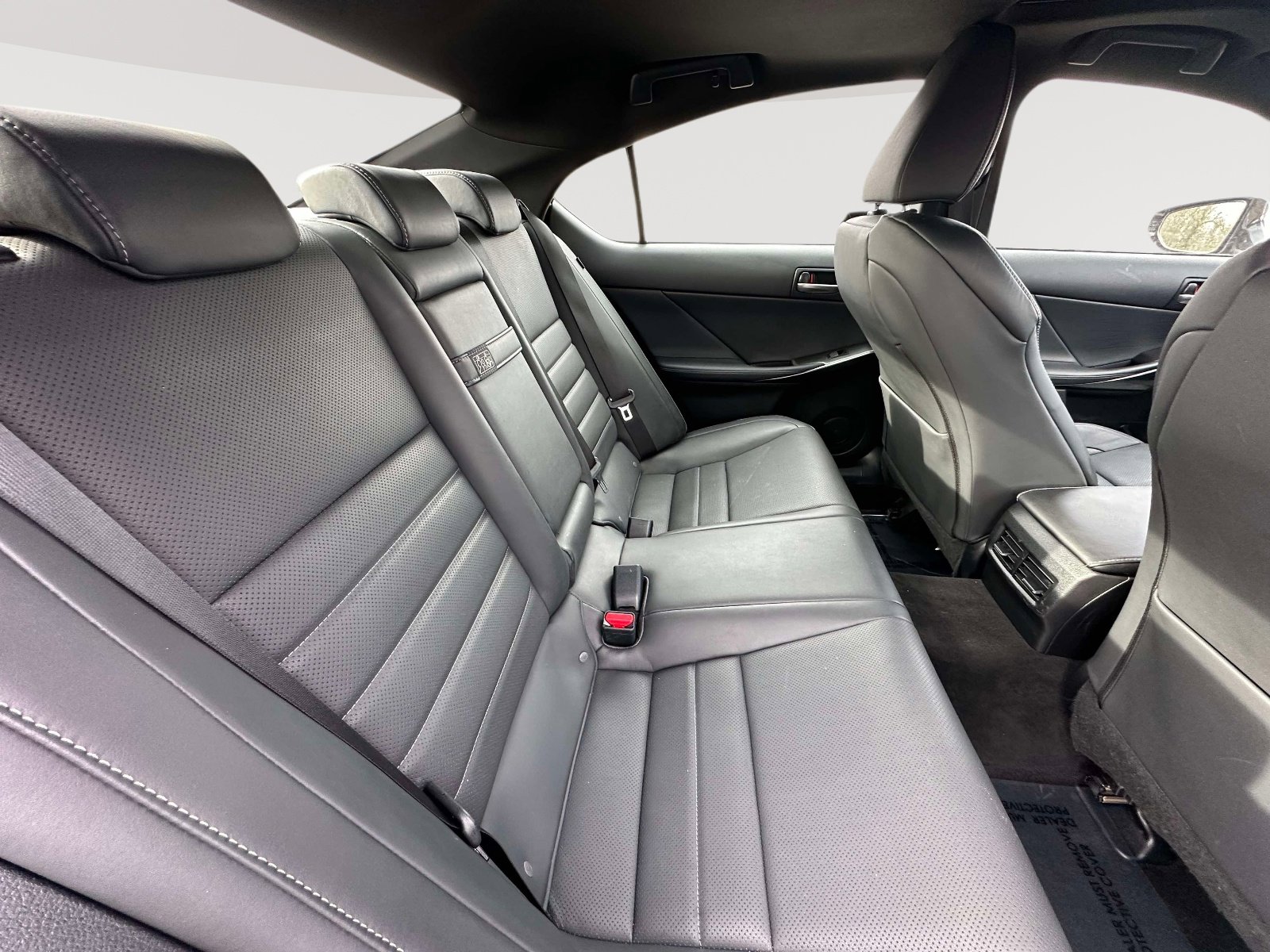 Used 2023 Lexus IS 500 image 32