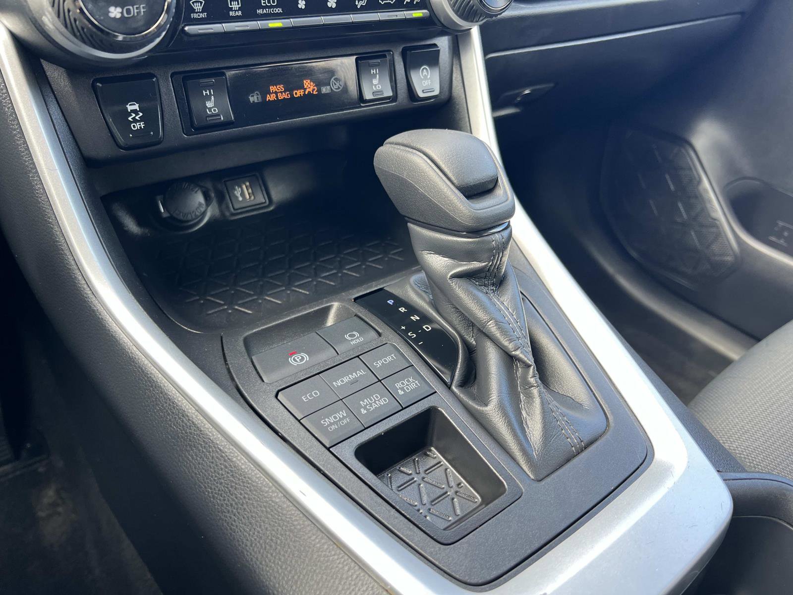 Used 2024 Toyota RAV4 XLE w/ Weather Package image 16