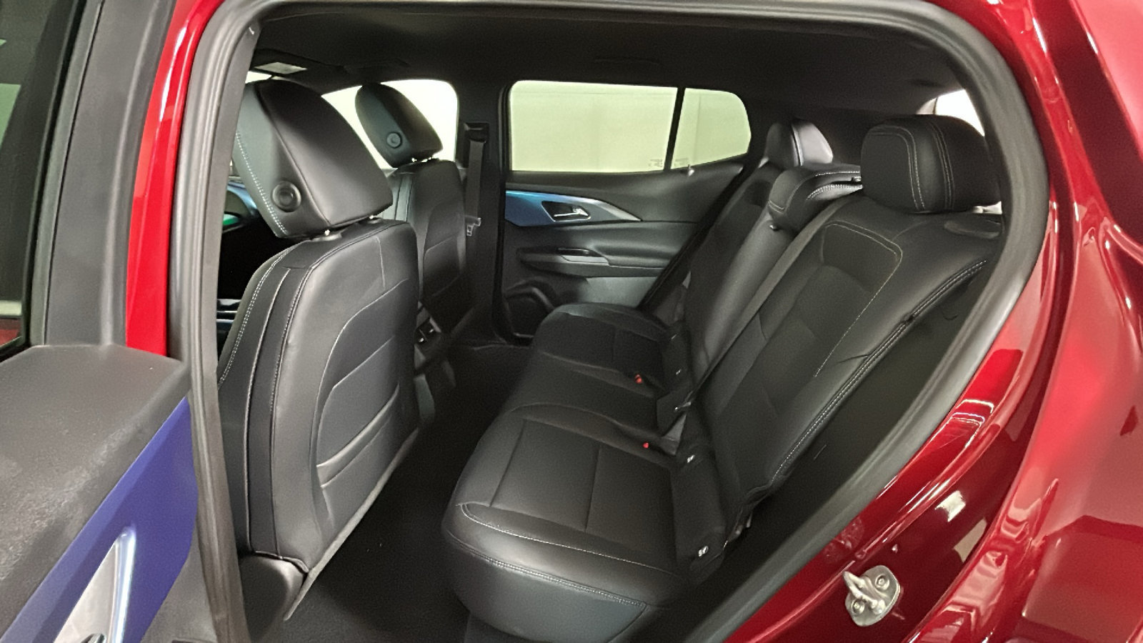 Used 2025 Chevrolet Equinox EV LT w/ Convenience Package AWD/4WD image 34
