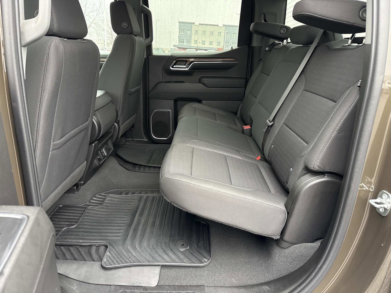 Used 2023 Chevrolet Silverado 1500 LT image 22