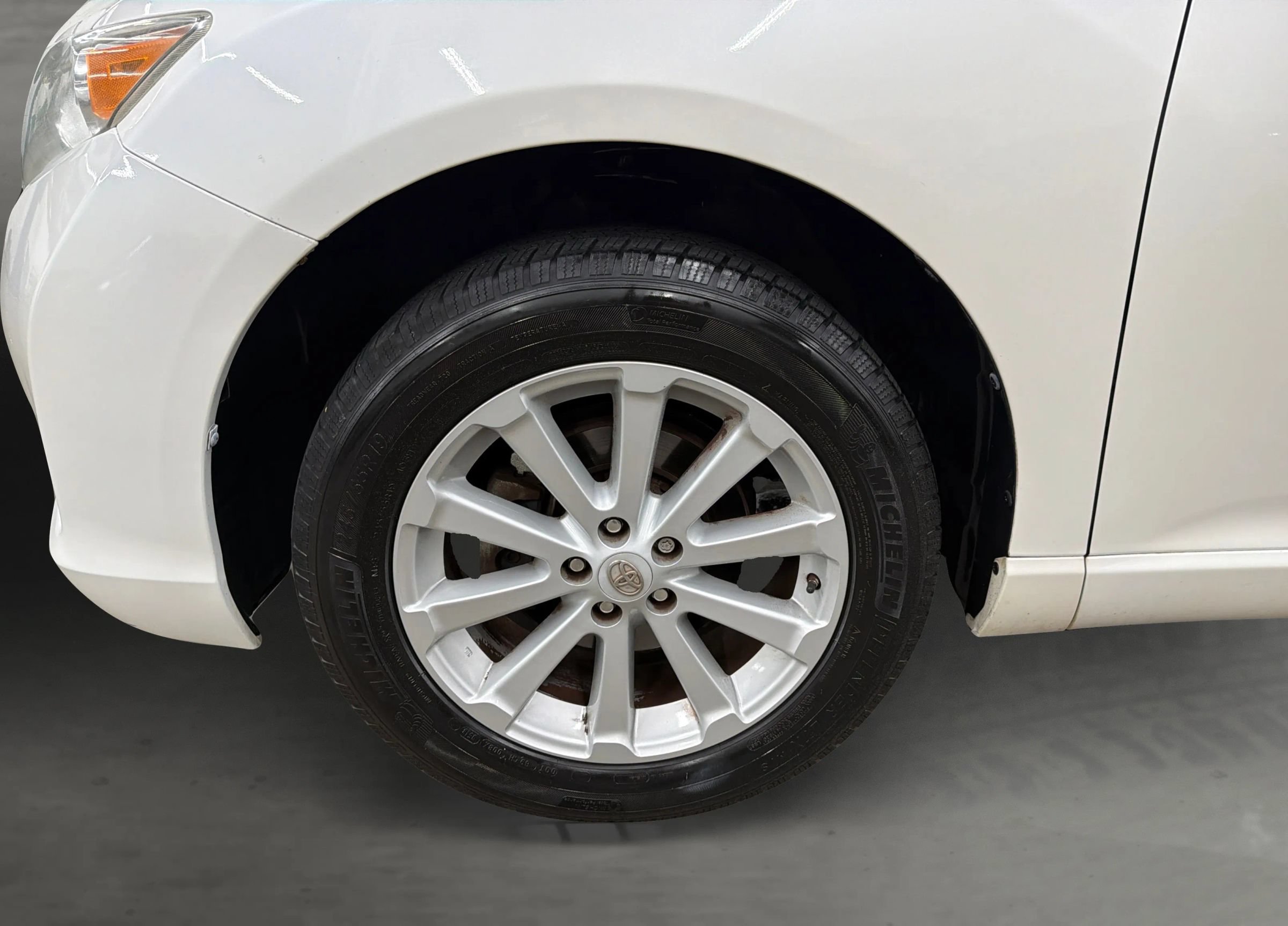 Used 2011 Toyota Venza FWD image 42