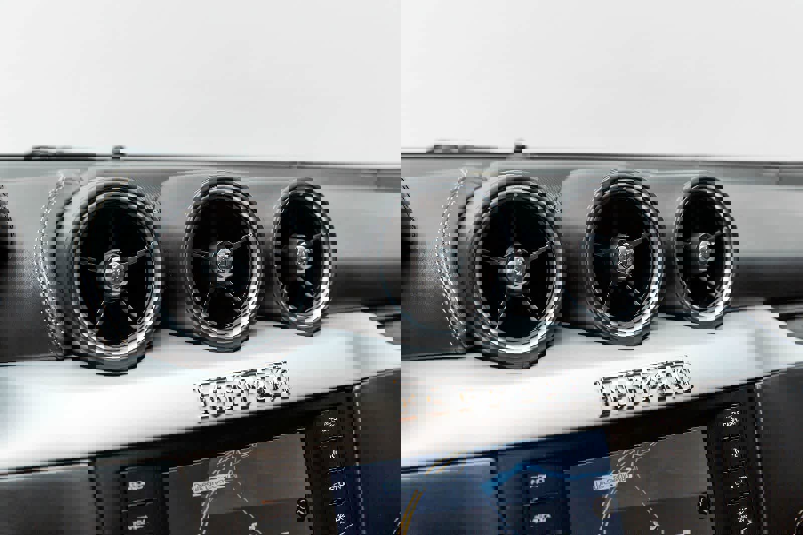 Used 2015 Ferrari FF image 34