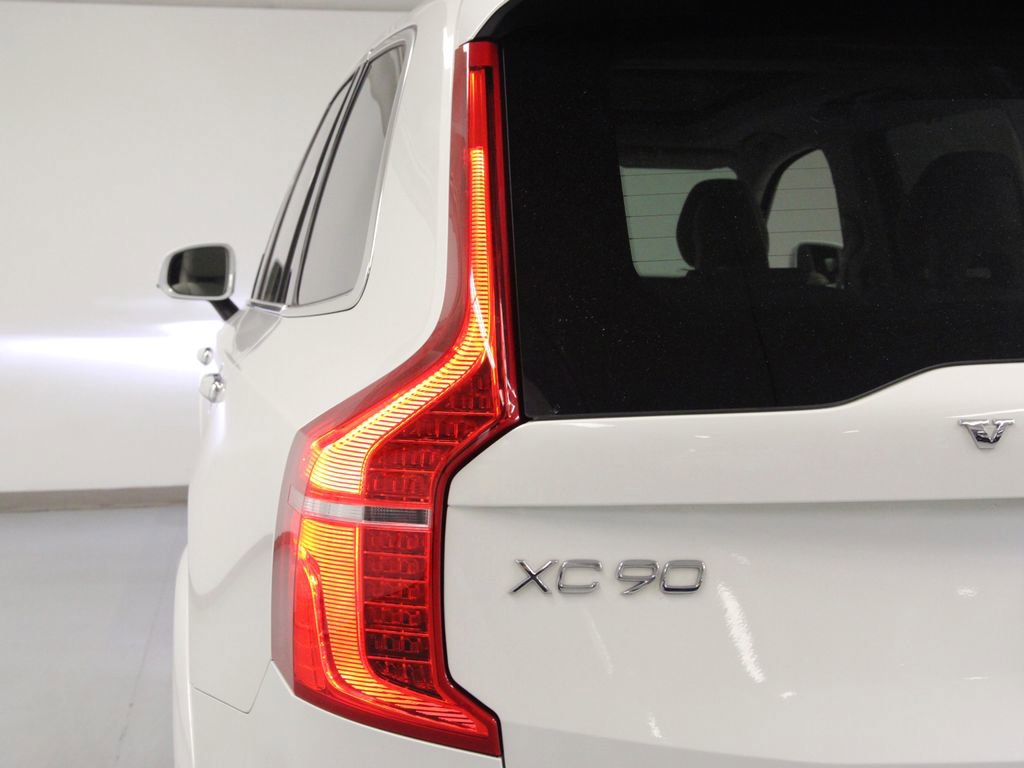 Used 2022 Volvo XC90 T6 Inscription image 11