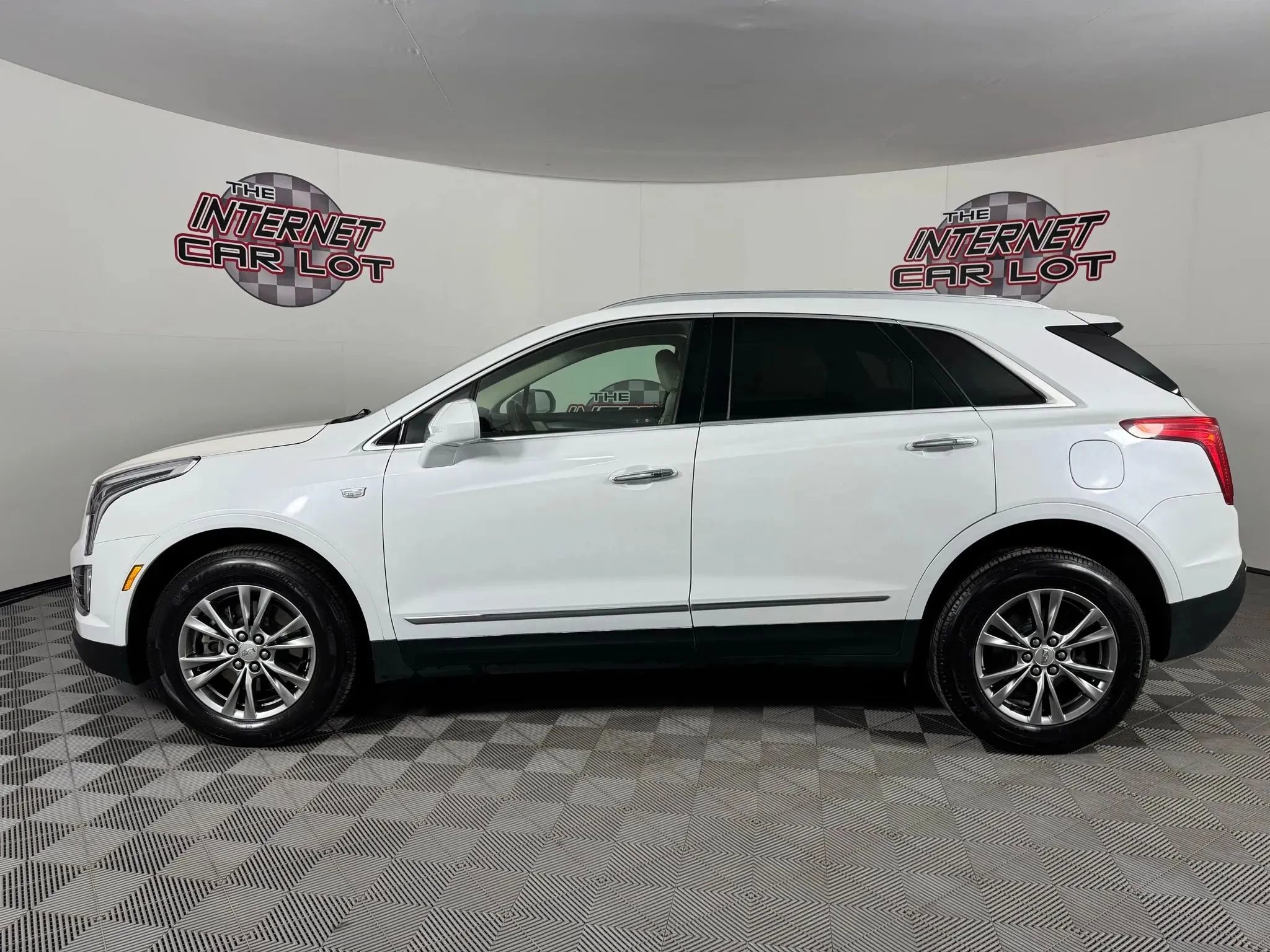Used 2021 Cadillac XT5 Premium Luxury AWD/4WD image 4