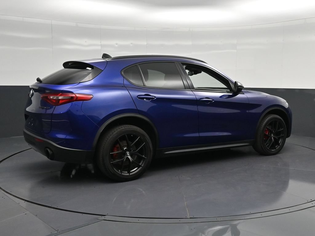 Used 2020 Alfa Romeo Stelvio w/ Nero Edizione RWD image 3
