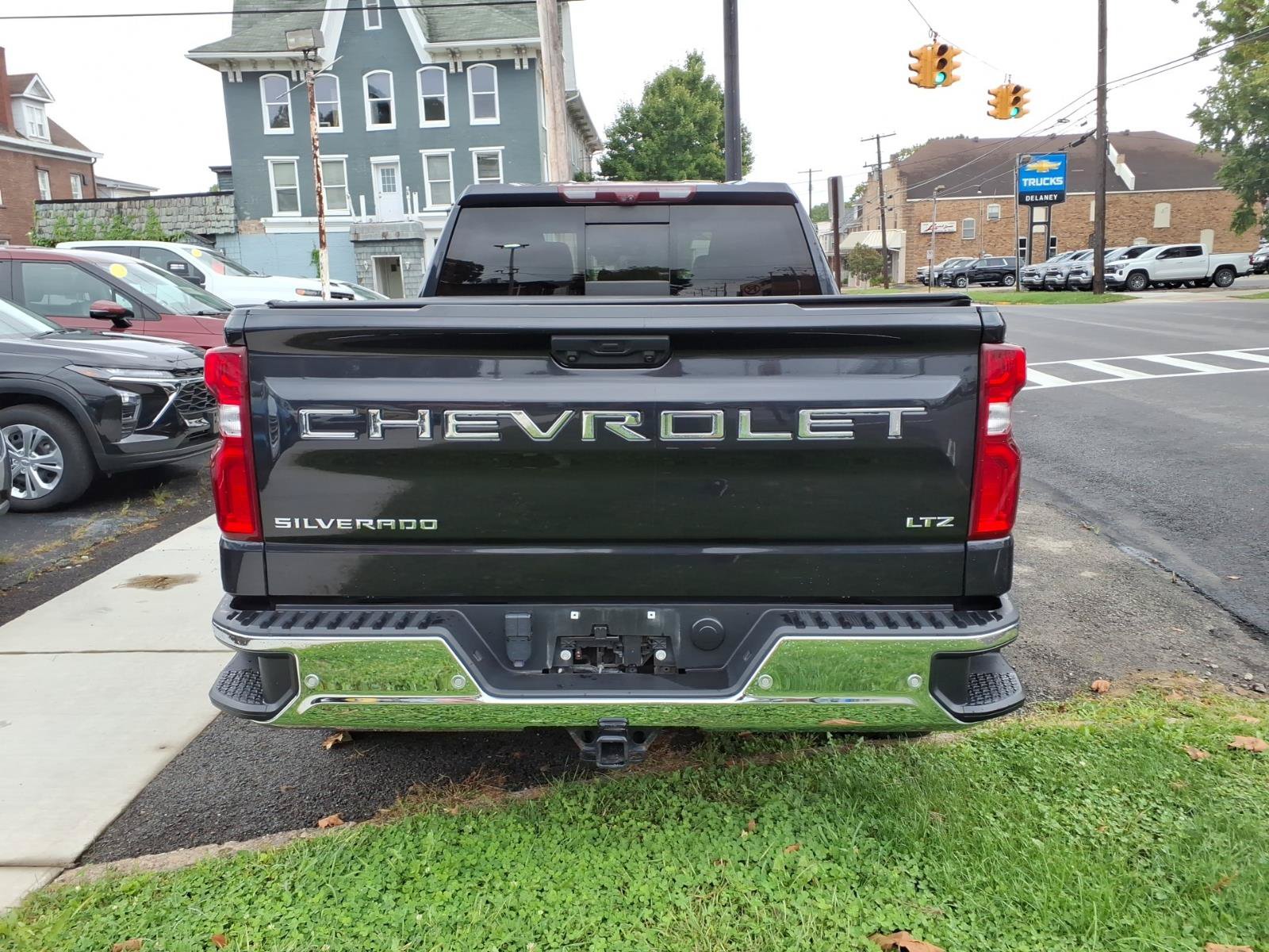 Certified 2022 Chevrolet Silverado 1500 LTZ w/ Technology Package AWD/4WD image 7