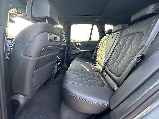 New 2026 BMW X5 M60i image 5