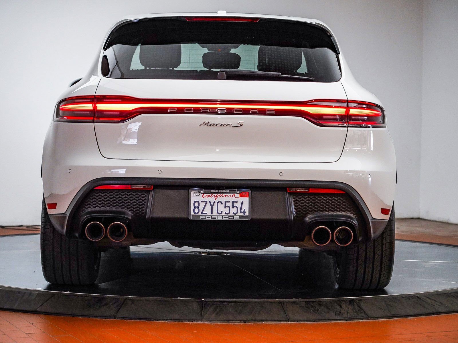 Certified 2022 Porsche Macan S image 6