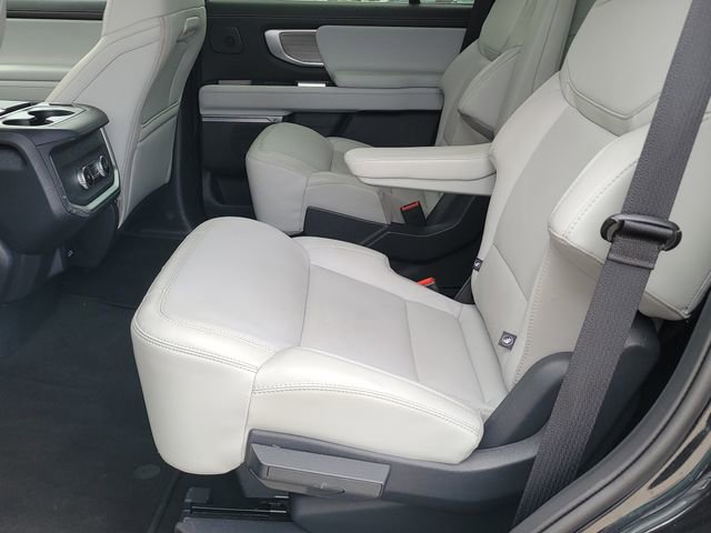 Certified 2025 Ford Expedition Platinum w/ Driver's Package AWD/4WD image 8