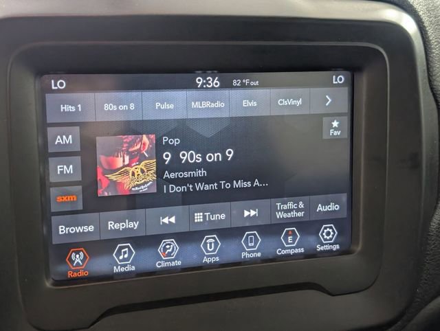 Used 2020 Jeep Renegade Latitude FWD image 18