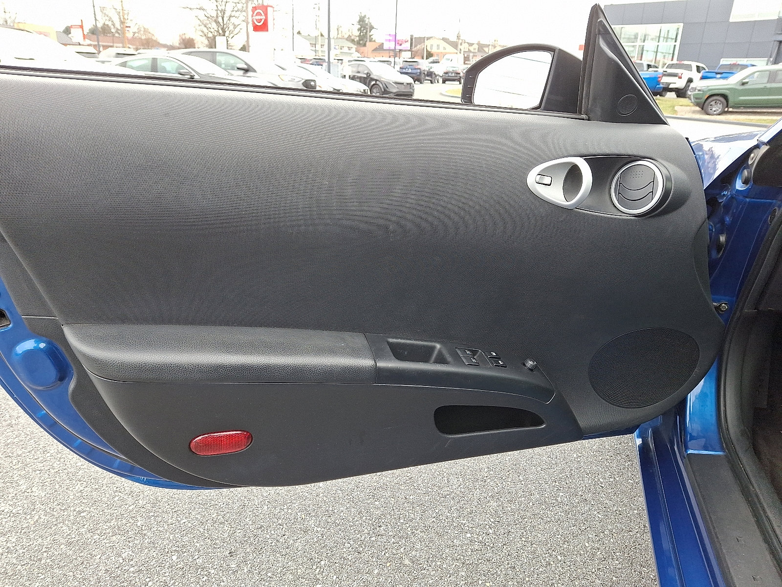 Used 2004 Nissan 350Z Touring w/ Cargo Convenience Pkg image 16