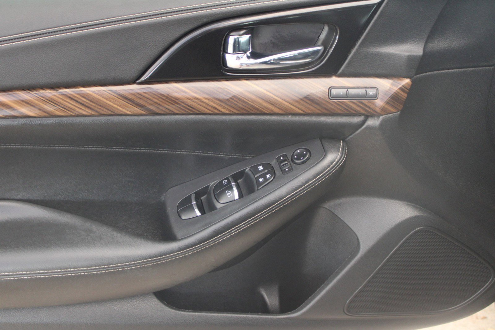 Used 2018 Nissan Maxima Platinum image 17