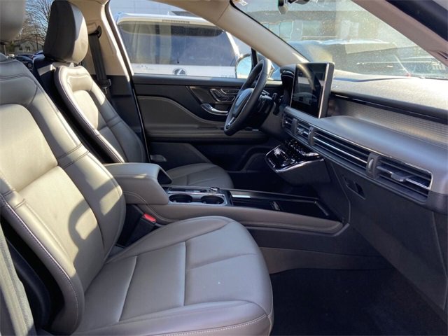 Used 2023 Lincoln Corsair AWD w/ Equipment Group 101A image 30