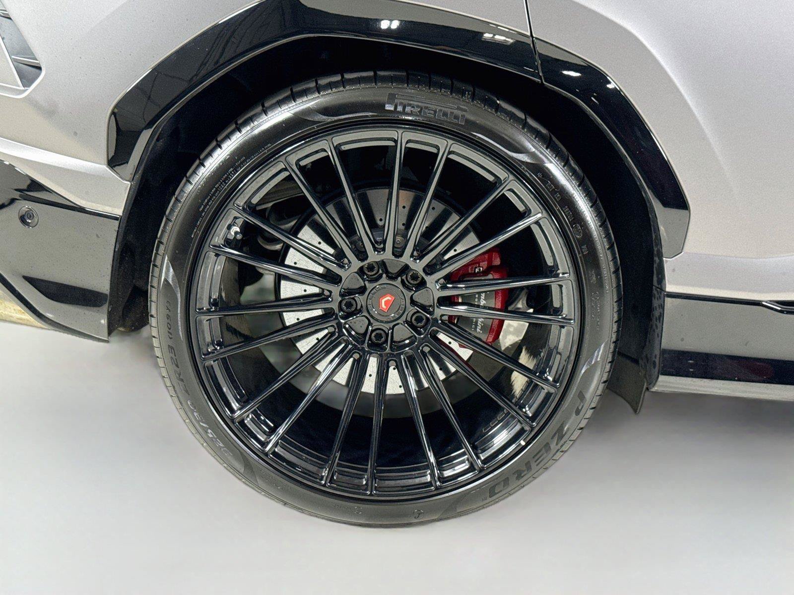 Used 2022 Lamborghini Urus AWD/4WD image 37