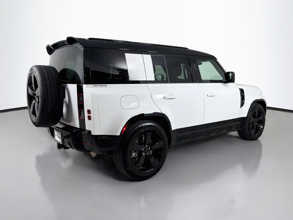 New 2026 Land Rover Defender 110 X-Dynamic SE AWD/4WD image 5