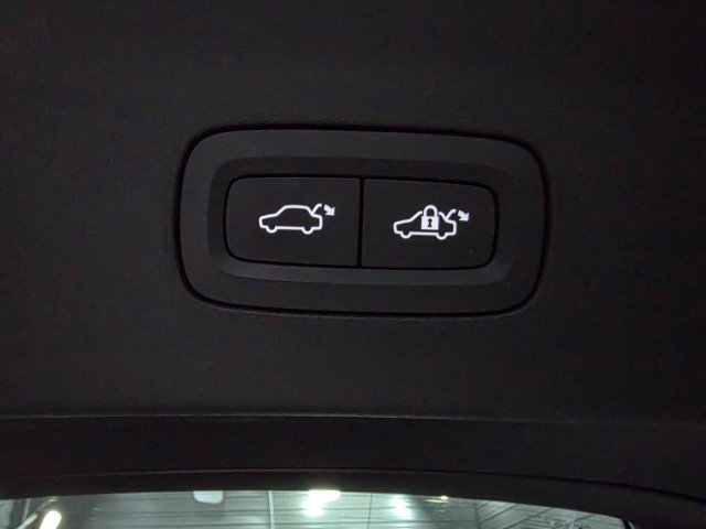 Used 2022 Polestar Polestar 2 w/ Performance Package image 36