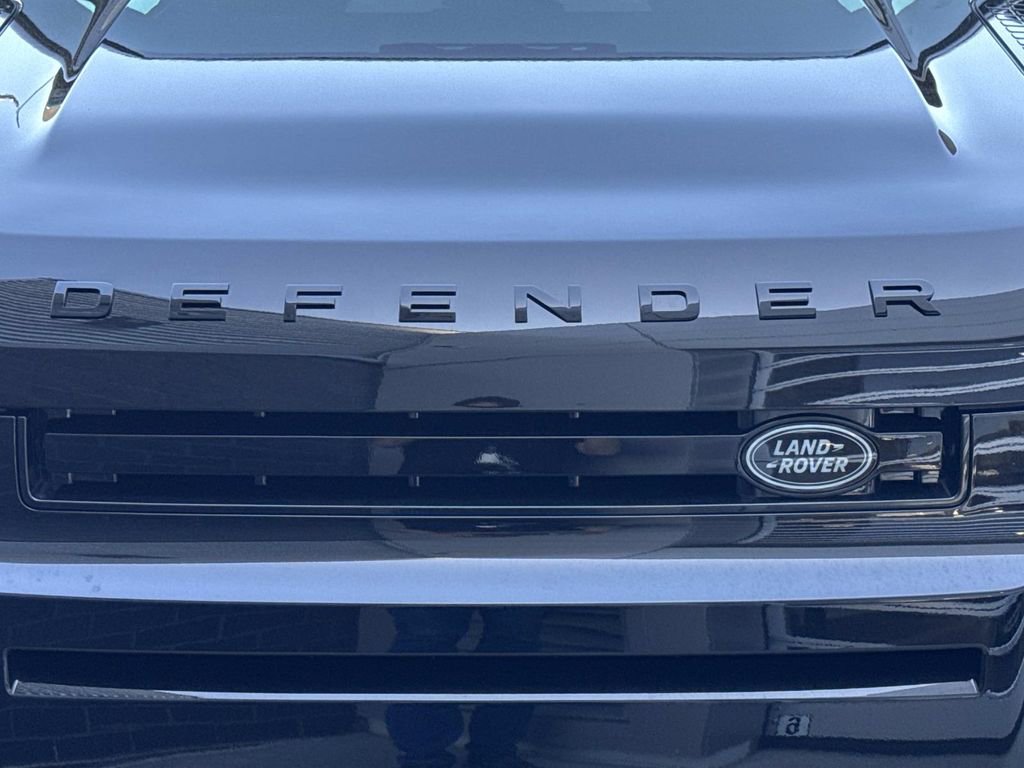 New 2026 Land Rover Defender 110 X-Dynamic SE image 10