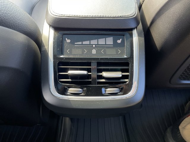 Used 2024 Volvo XC90 B6 Plus AWD/4WD image 22