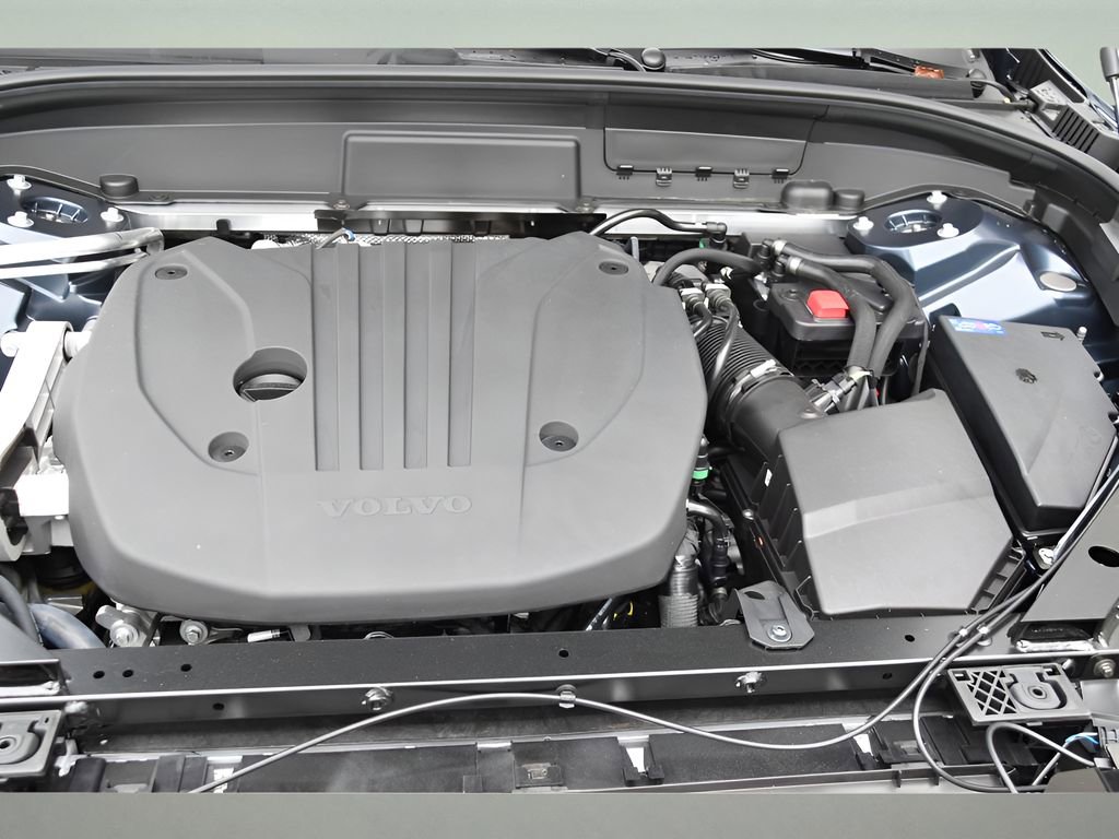 Certified 2026 Volvo XC60 B5 Core w/ Protection Package Premier image 35