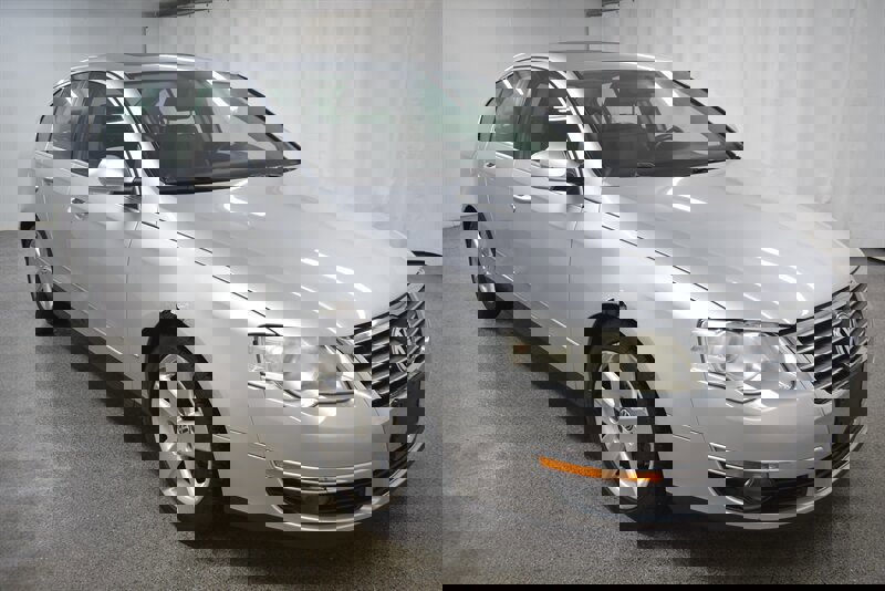 Used 2007 Volkswagen Passat 2.0T FWD image 1