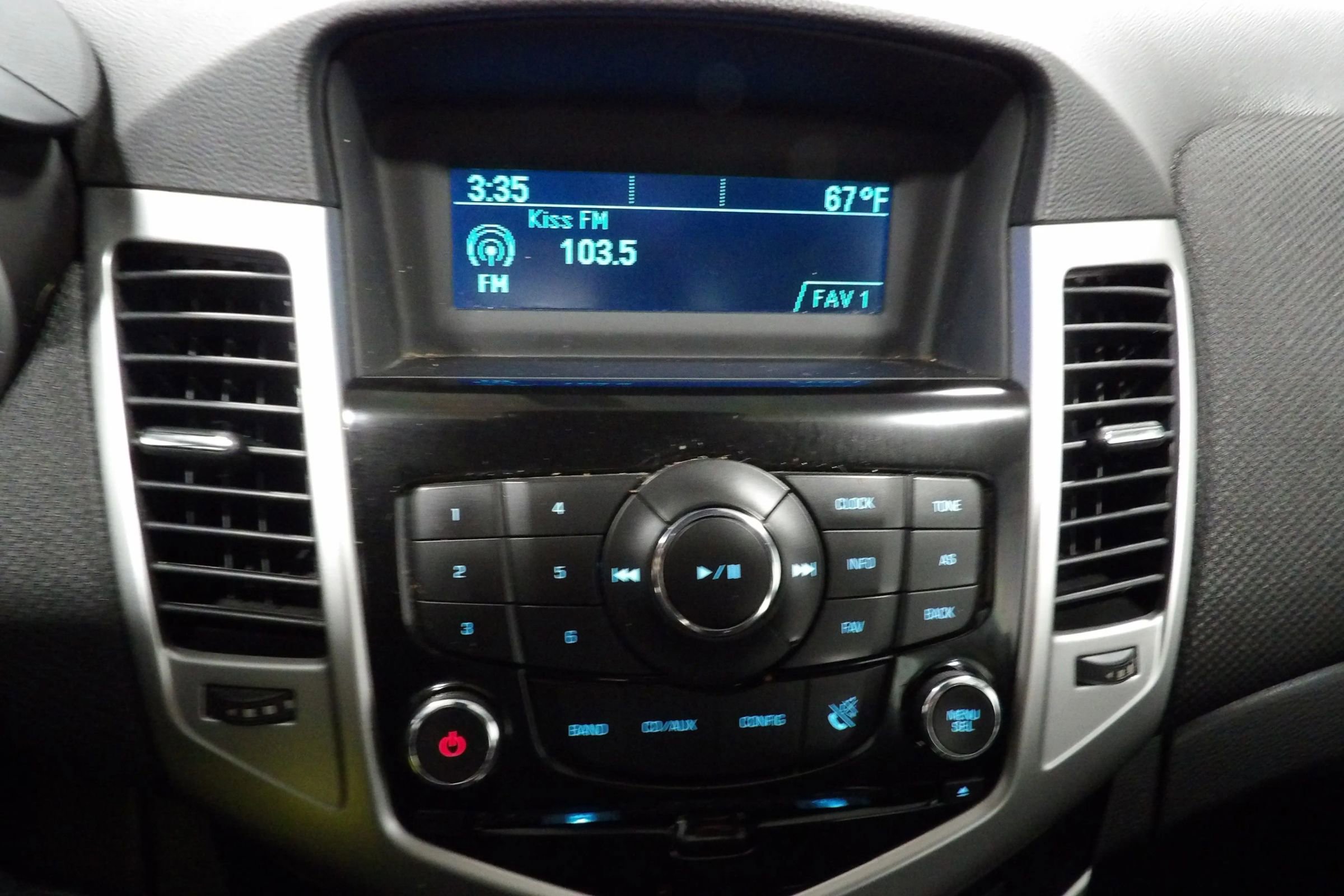 Used 2016 Chevrolet Cruze LT FWD image 10