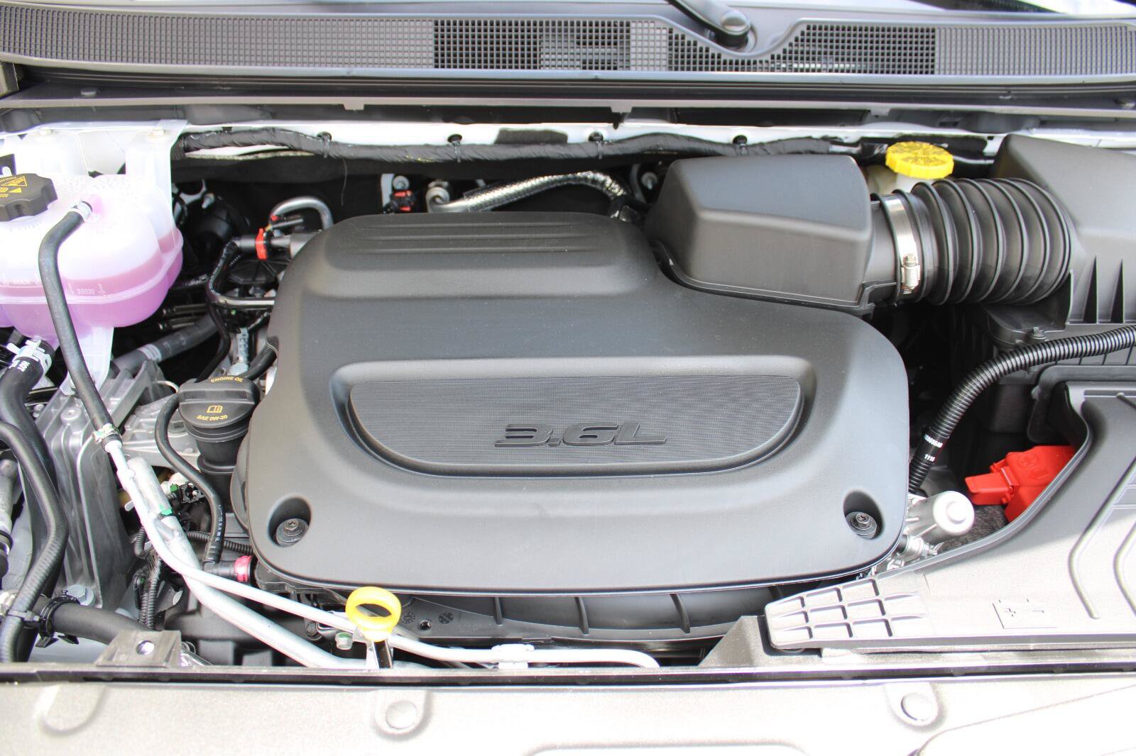 New 2027 Chrysler Pacifica Select FWD image 4