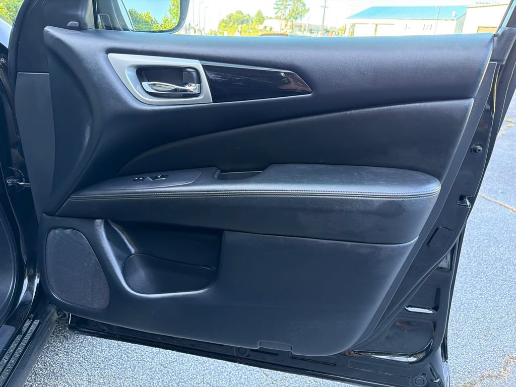 Used 2019 Nissan Pathfinder SV FWD image 14