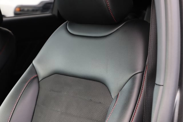 Used 2020 Ford Edge ST-Line w/ Cold Weather Package AWD/4WD image 15