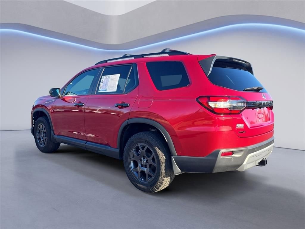 Certified 2025 Honda Pilot TrailSport video 3