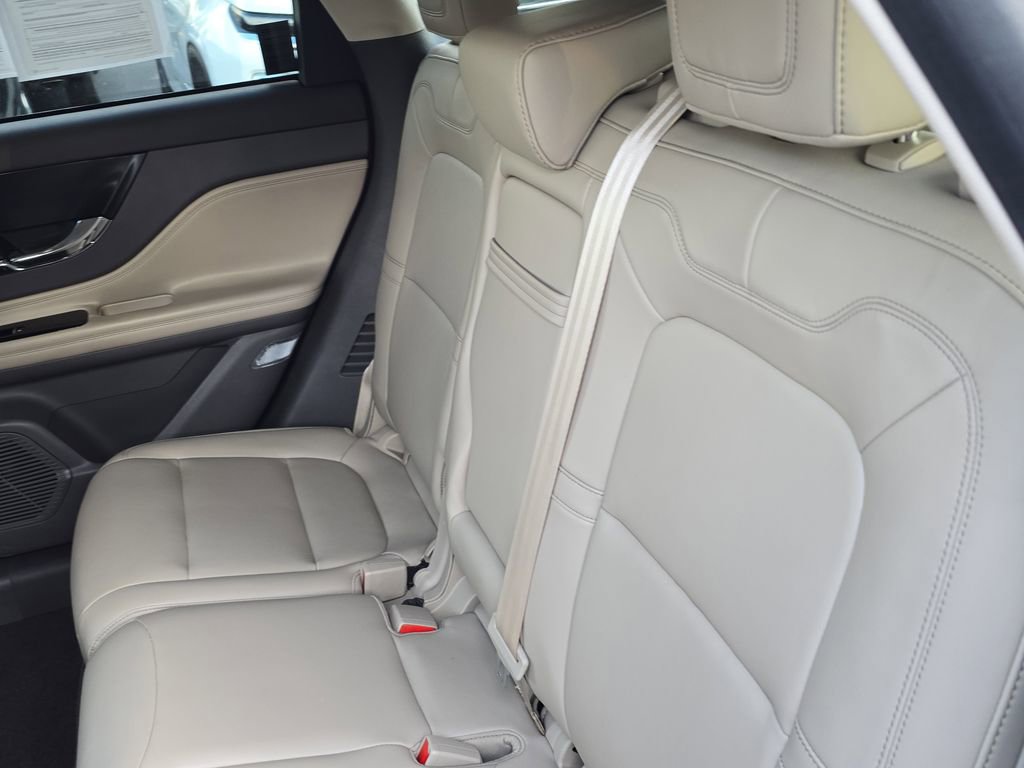 Used 2021 Lincoln Corsair FWD image 12