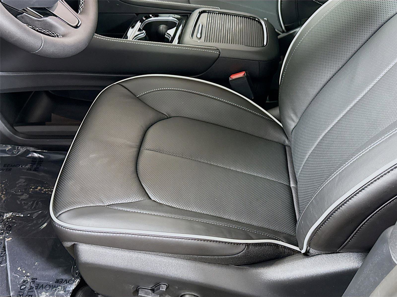 New 2026 Chrysler Pacifica Limited image 14