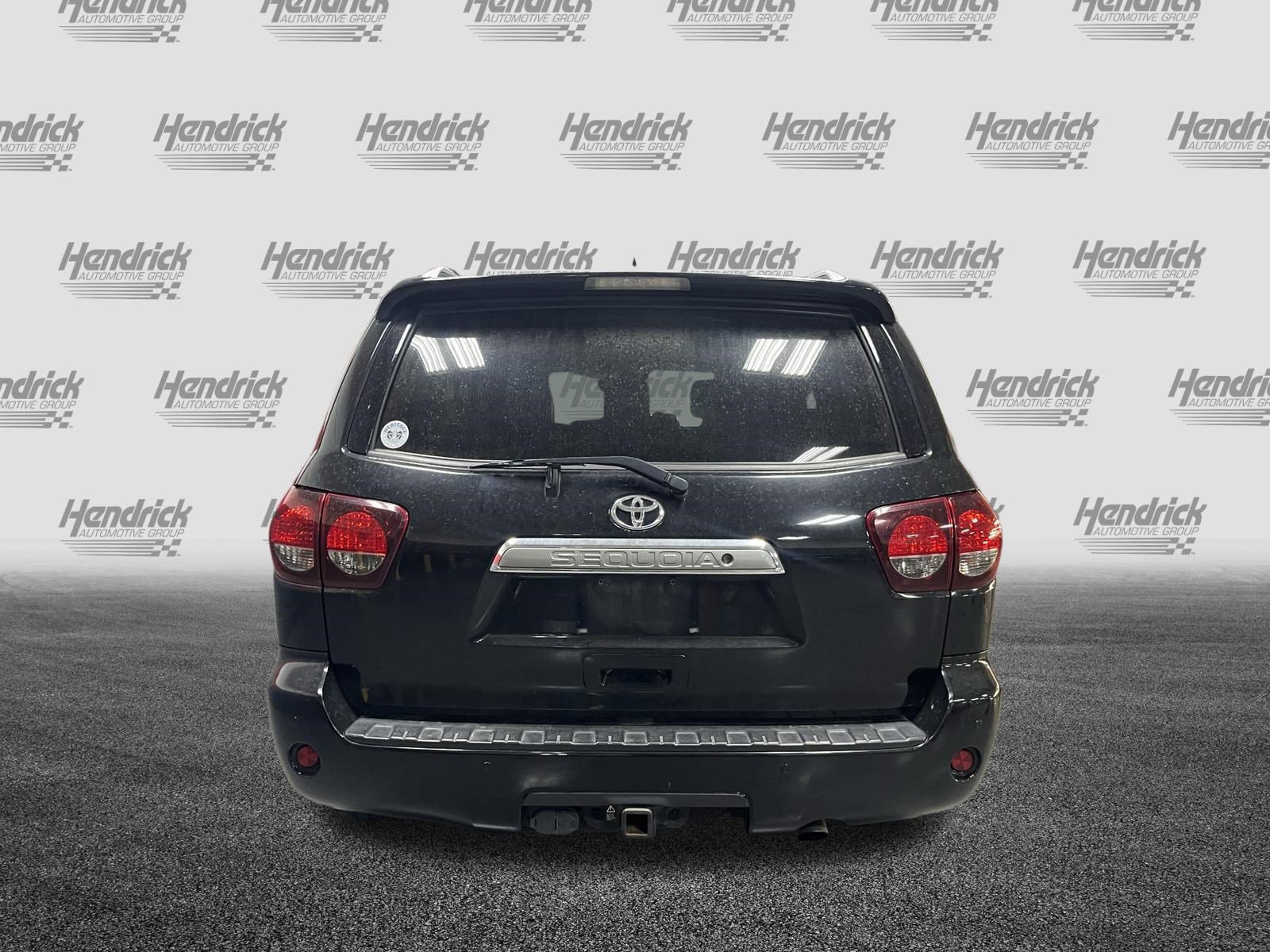 Used 2018 Toyota Sequoia Limited w/ Safety & Convenience Package AWD/4WD image 10