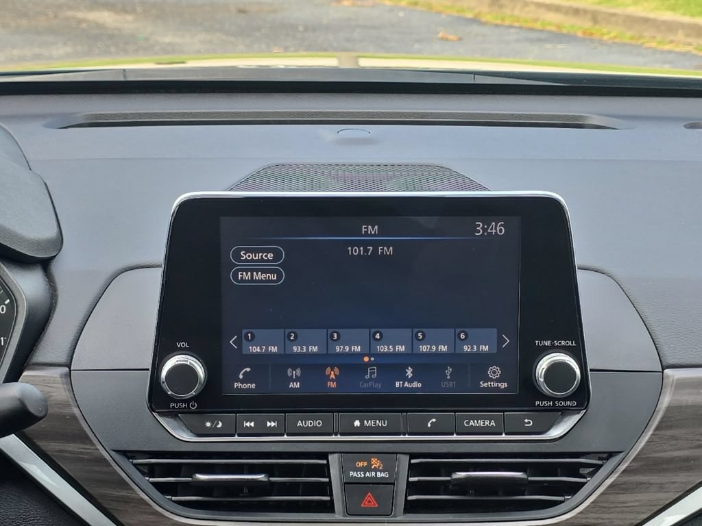 Used 2025 Nissan Altima 2.5 SV FWD image 13