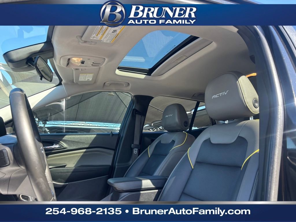 Used 2024 Chevrolet Trax ACTIV w/ Sunroof Package image 24