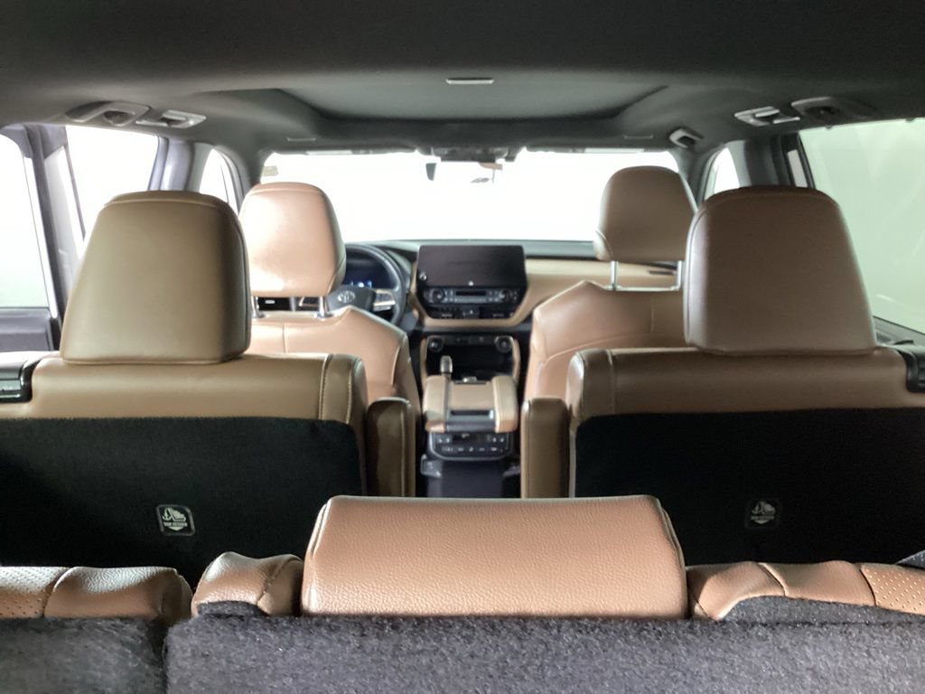 Used 2024 Toyota Grand Highlander AWD Hybrid image 24