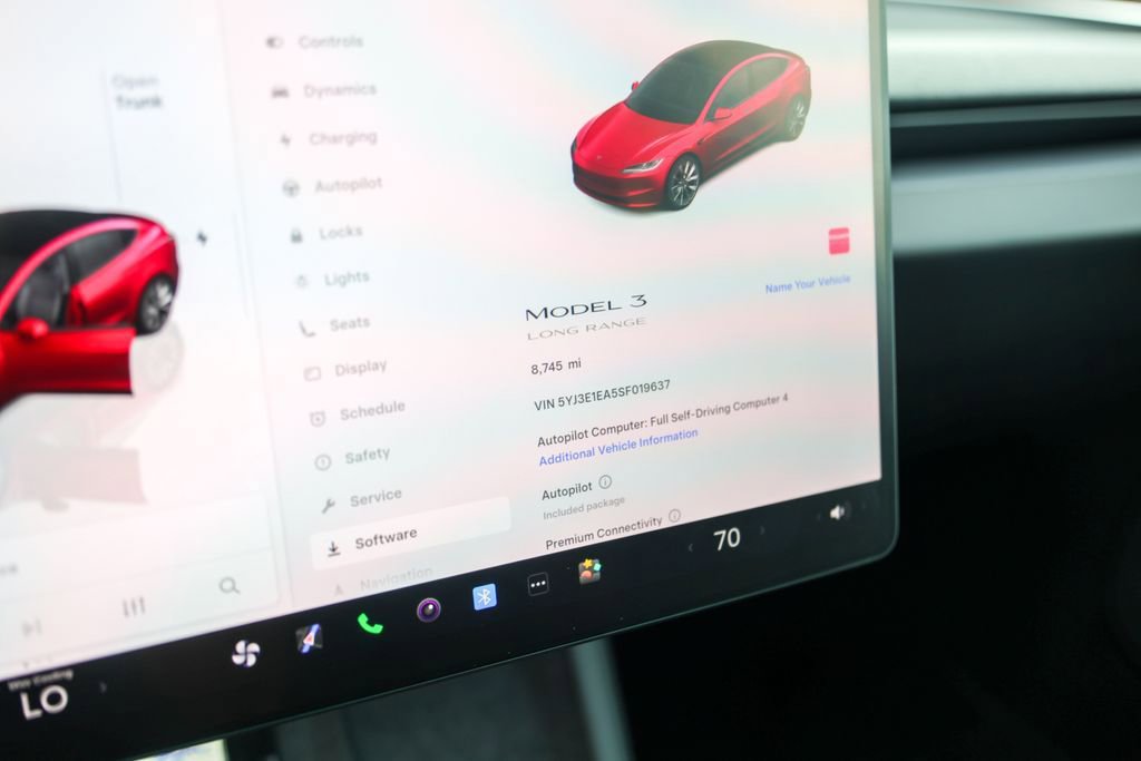 Used 2025 Tesla Model 3 RWD image 16