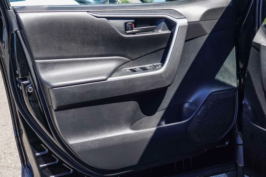 Used 2020 Toyota RAV4 LE w/ Carpet Mat Package FWD image 19