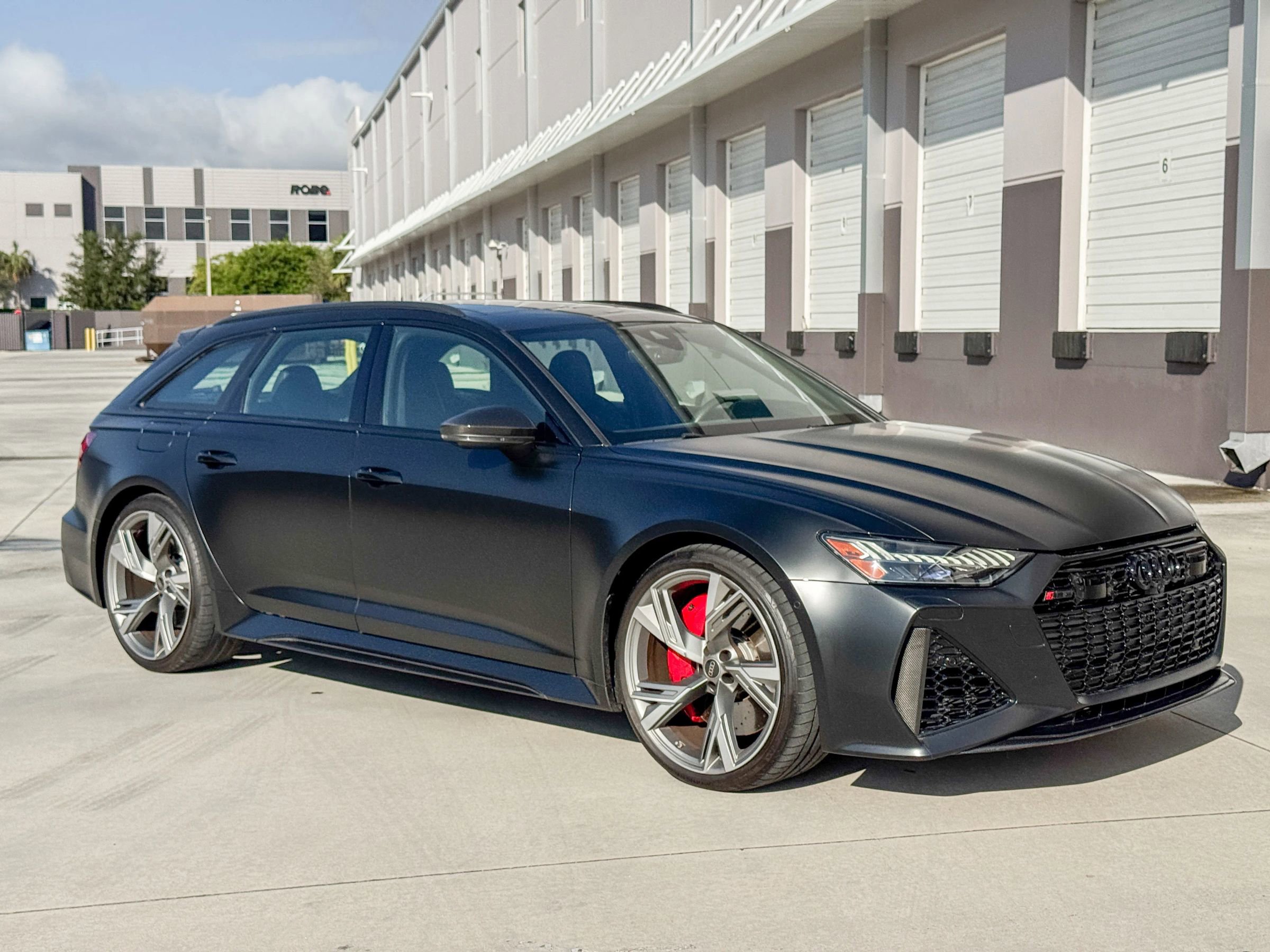 Used 2023 Audi RS 6 w/ Carbon Optic Package image 8