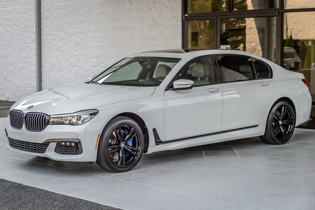 Used 2018 BMW 740i xDrive AWD/4WD image 6